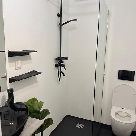 Utcara Nyilo Apartman Vác Buitenkant foto